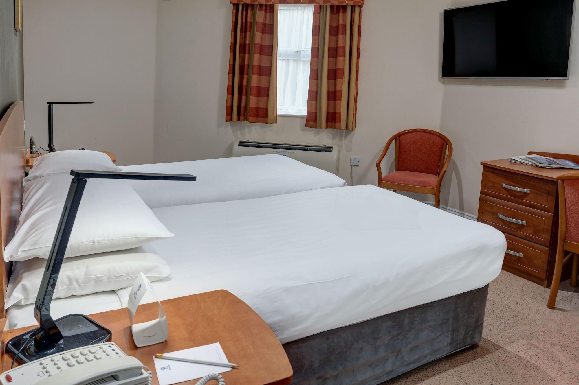 Best Western Claydon Hotel Экстерьер фото