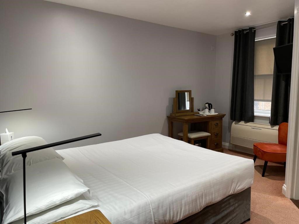 Best Western Claydon Hotel Экстерьер фото